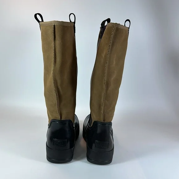 UGG Raincloud Tall Boot - Picture 4 of 5